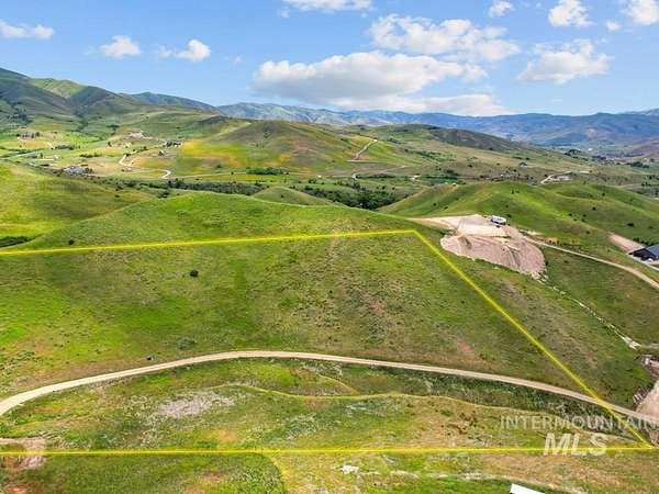 6 Acres of Residential Land for Sale in Horseshoe Bend, Idaho