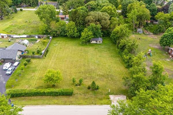 0.93 Acres of Residential Land for Sale in Gurnee, Illinois