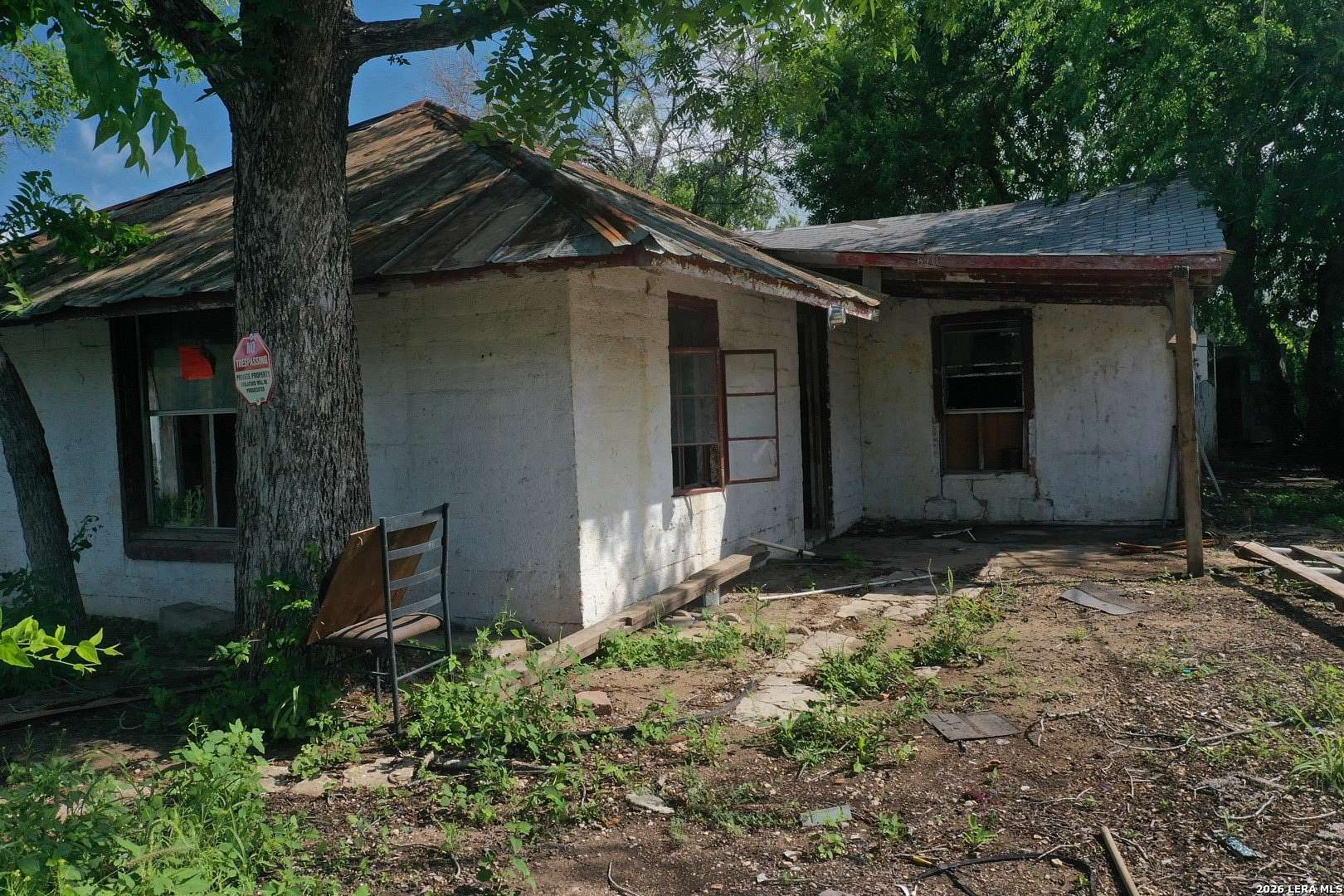 0.25 Acres of Land for Sale in Devine, Texas