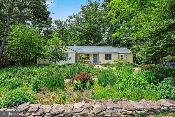 3 Acres of Land with Home for Sale in Gettysburg, Pennsylvania