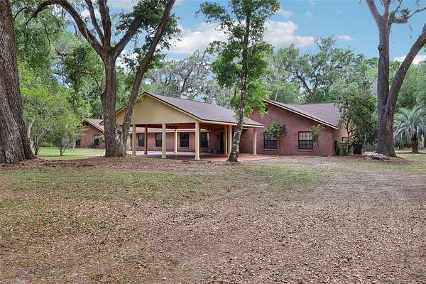 17.5 Acres of Land with Home for Sale in Bushnell, Florida
