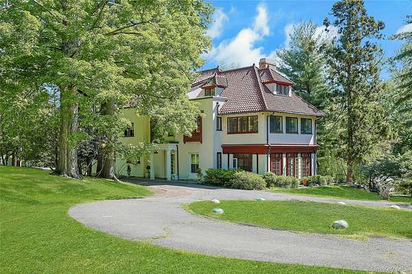 2.84 Acres of Land with Home for Lease in Nyack, New York