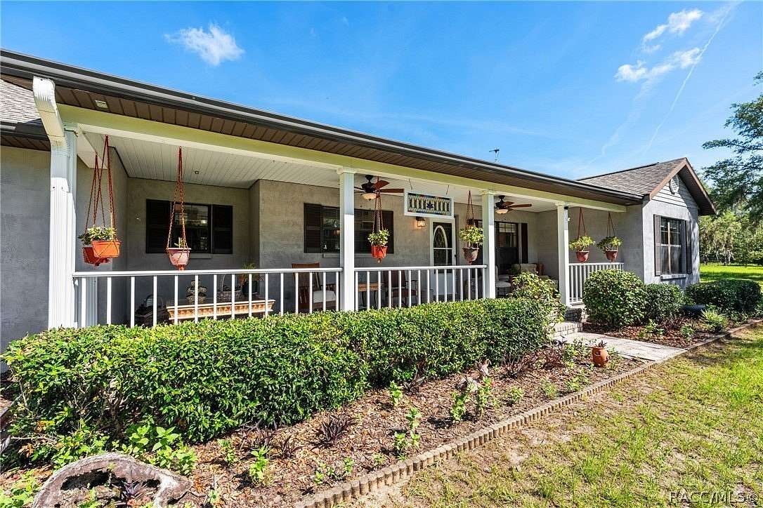 11.3 Acres of Land with Home for Sale in Morriston, Florida