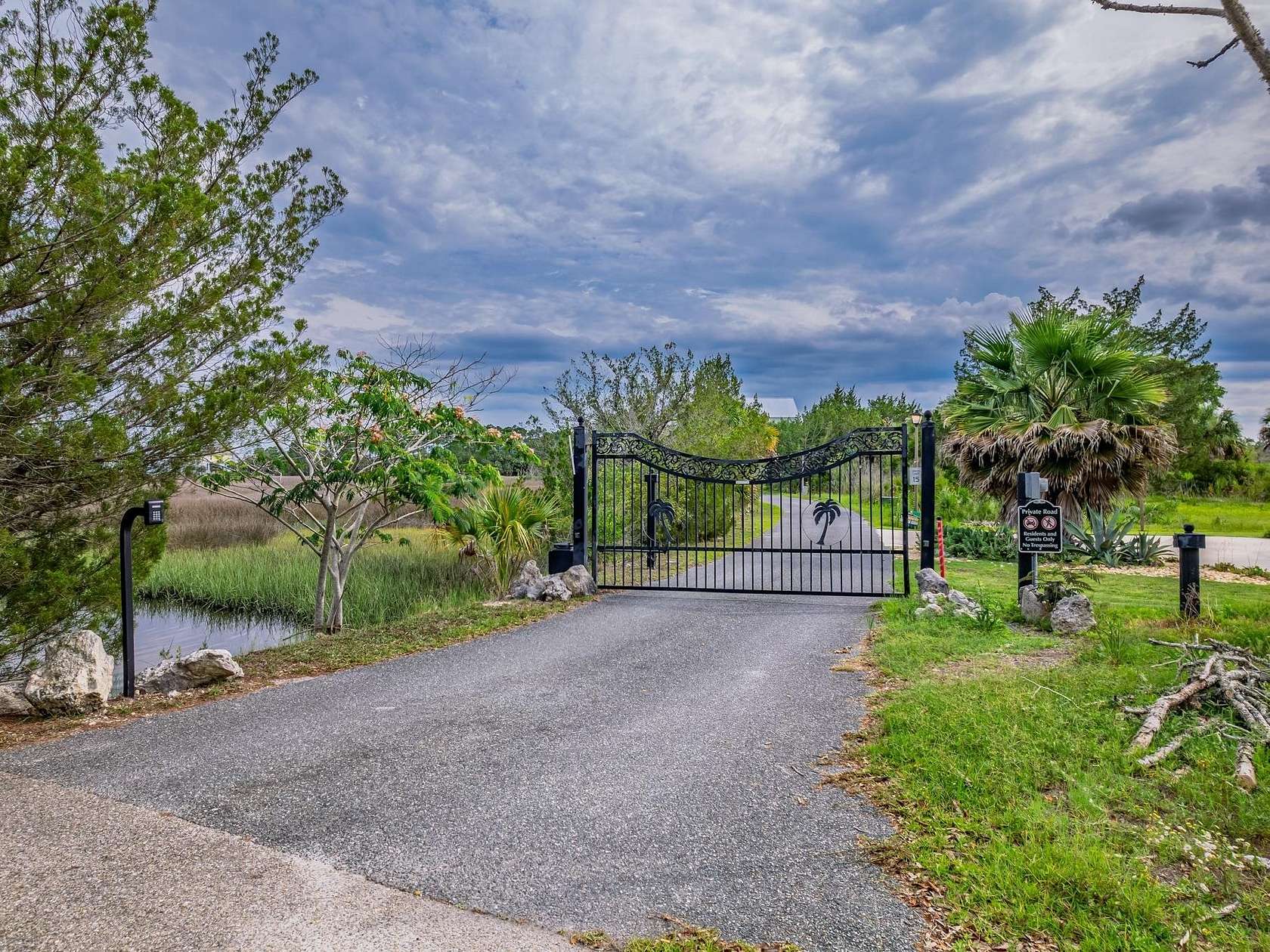 1.6 Acres of Residential Land for Sale in Crawfordville, Florida