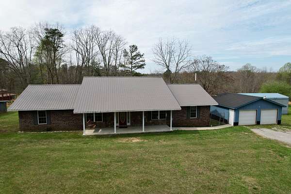 39 Acres of Land with Home for Sale in Dayton, Tennessee
