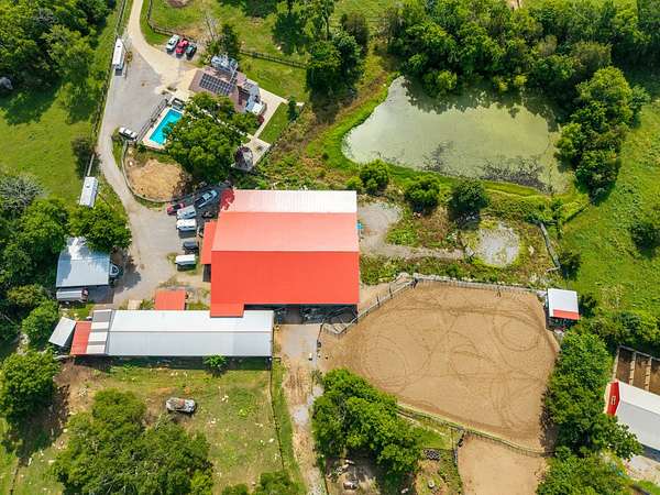 12.5 Acres of Land with Home for Sale in Franklin, Tennessee