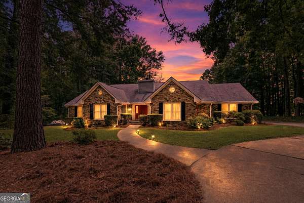 1.7 Acres of Land with Home for Sale in Jonesboro, Georgia
