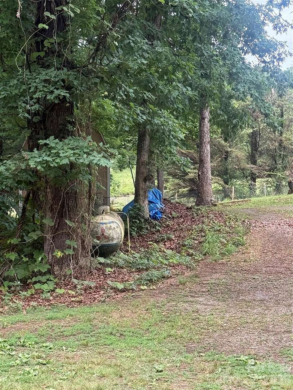 1 Acre of Residential Land for Sale in Hickory, North Carolina
