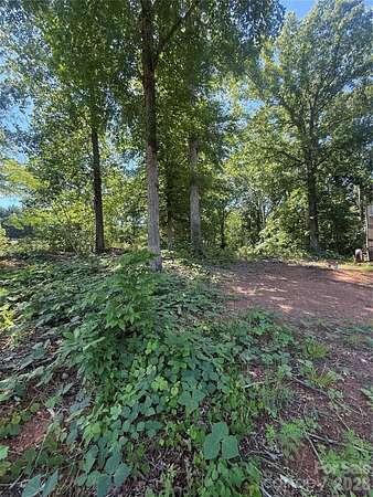 1 Acre of Residential Land for Sale in Hickory, North Carolina
