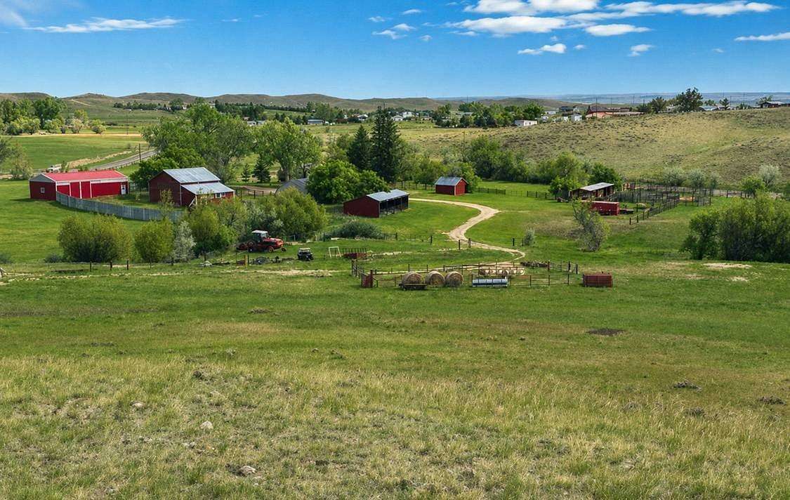 252 Acres of Land with Home for Sale in Douglas, Wyoming