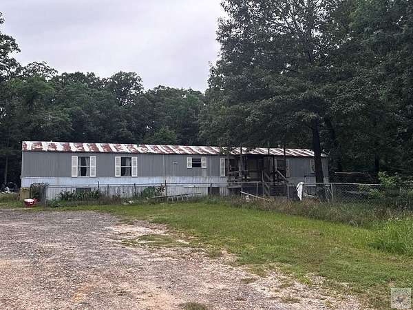4.14 Acres of Land with Home for Sale in Texarkana, Arkansas