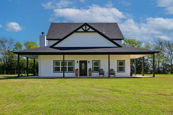 6 Acres of Land with Home for Sale in Hearne, Texas