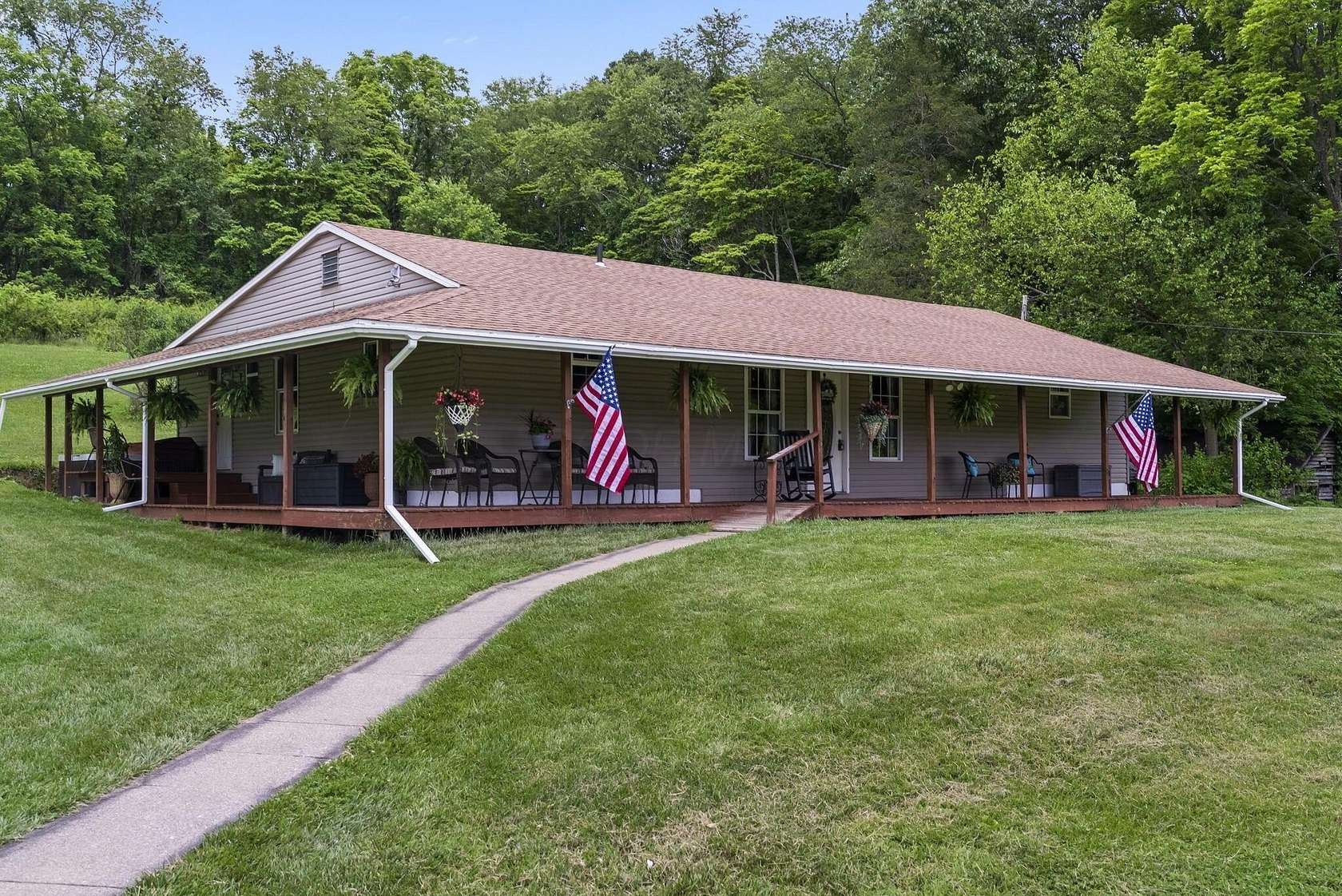 22 Acres of Agricultural Land with Home for Sale in Heath, Ohio