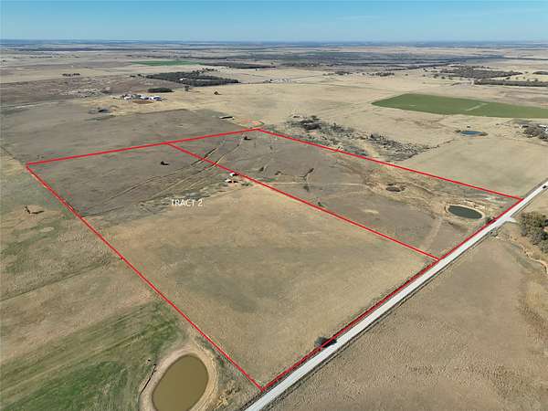 25 Acres of Land for Sale in Bowie, Texas