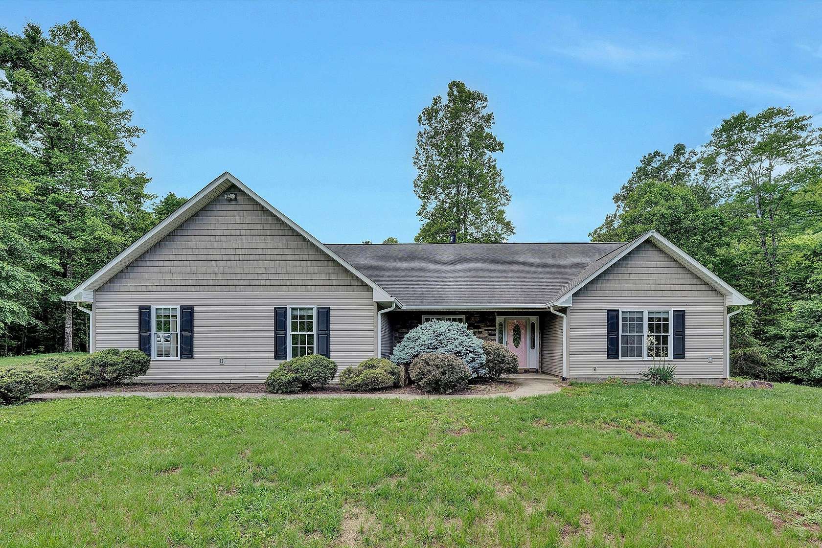 14 Acres of Land with Home for Sale in Roanoke, Virginia