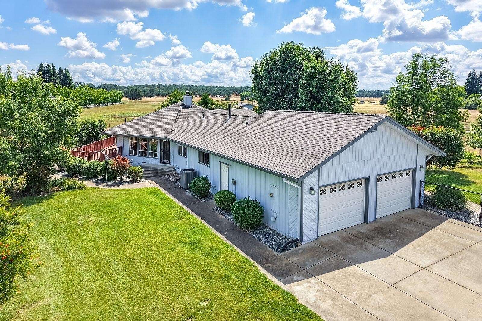 9.52 Acres of Land with Home for Sale in Palo Cedro, California