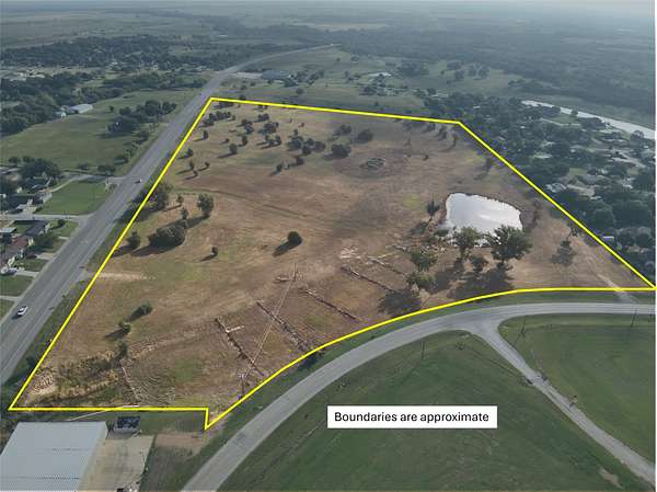 5.9 Acres of Residential Land for Sale in Henrietta, Texas