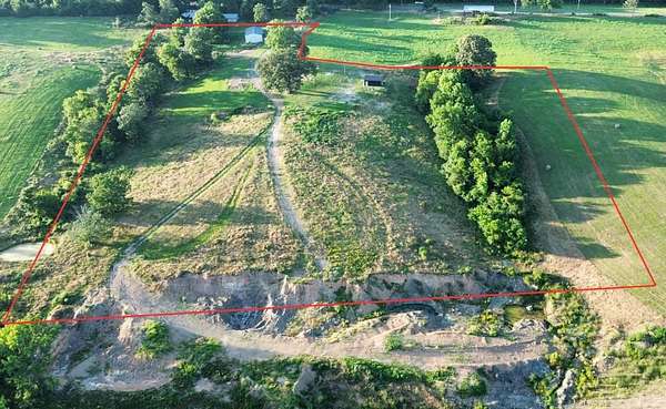 9 Acres of Residential Land for Sale in Grannis, Arkansas