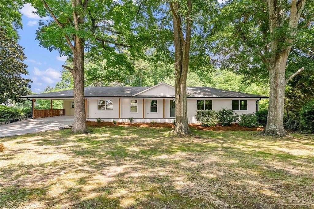2 Acres of Land with Home for Sale in Atlanta, Georgia
