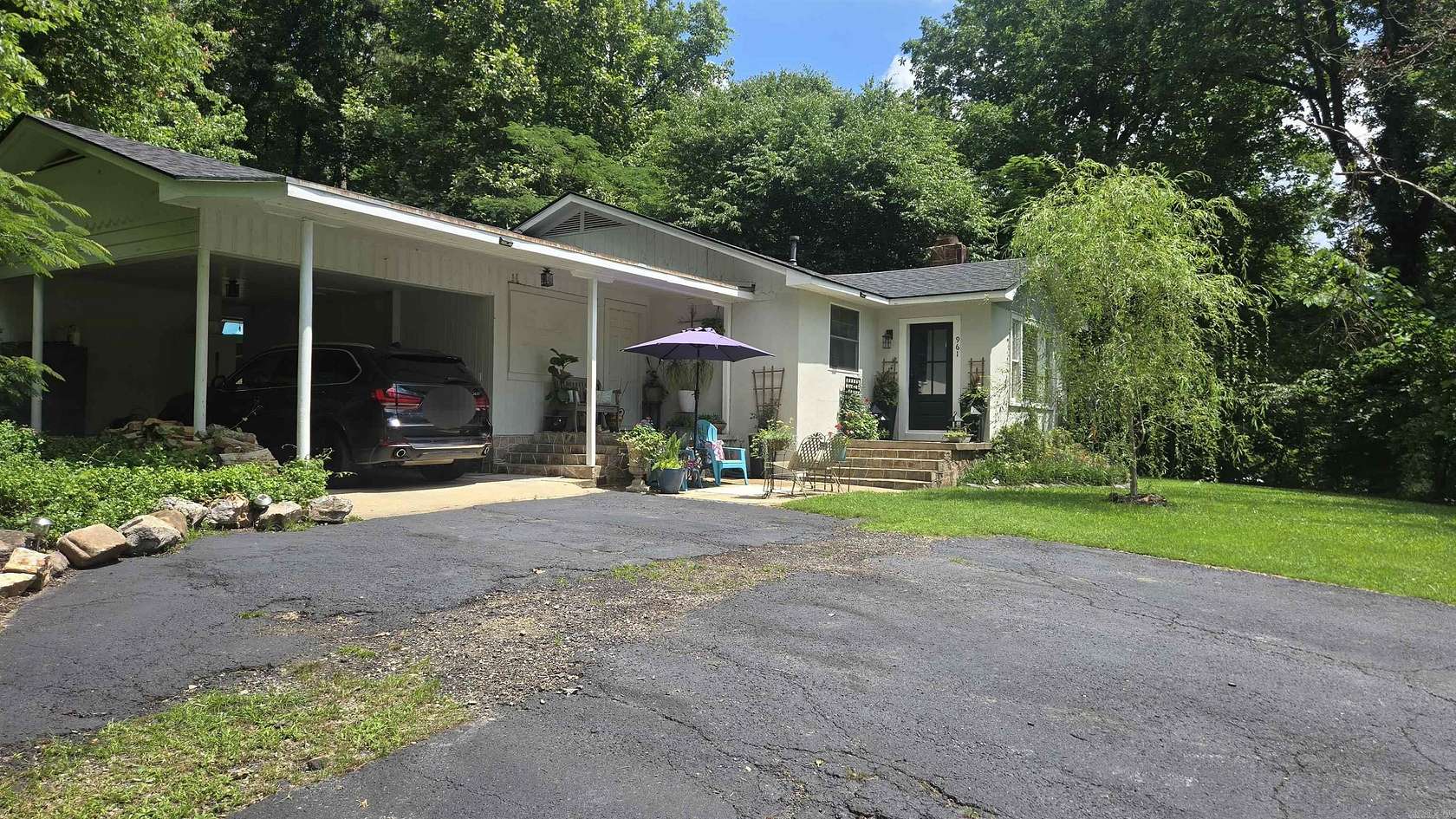 2.5 Acres of Land with Home for Sale in Hot Springs, Arkansas