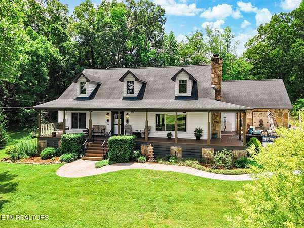 1.52 Acres of Land with Home for Sale in Knoxville, Tennessee