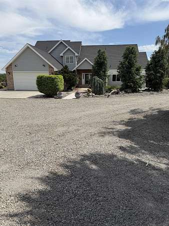 1.58 Acres of Land with Home for Sale in West Richland, Washington