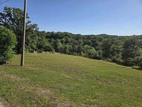 1 Acre of Residential Land for Sale in Irvine, Kentucky