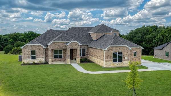 2.16 Acres of Land with Home for Sale in Weatherford, Texas