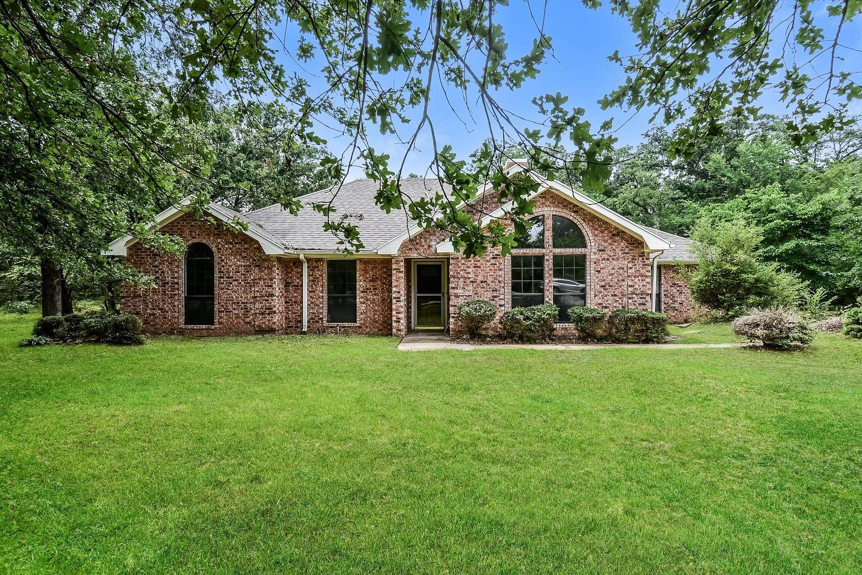 1.67 Acres of Land with Home for Sale in Paris, Texas