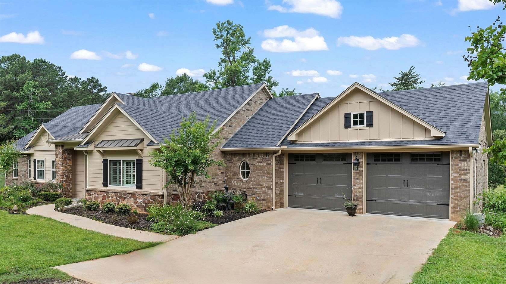 7 Acres of Land with Home for Sale in Jefferson, Texas