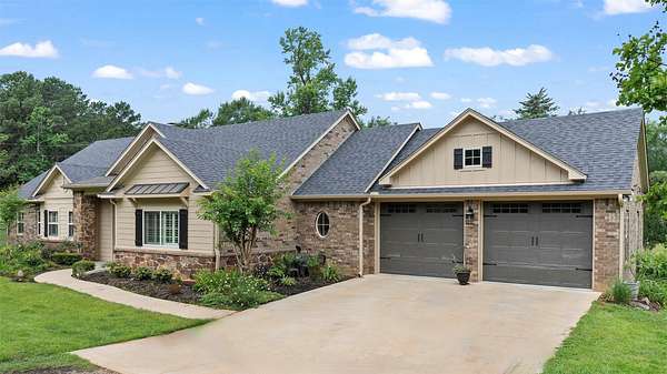 7 Acres of Land with Home for Sale in Jefferson, Texas