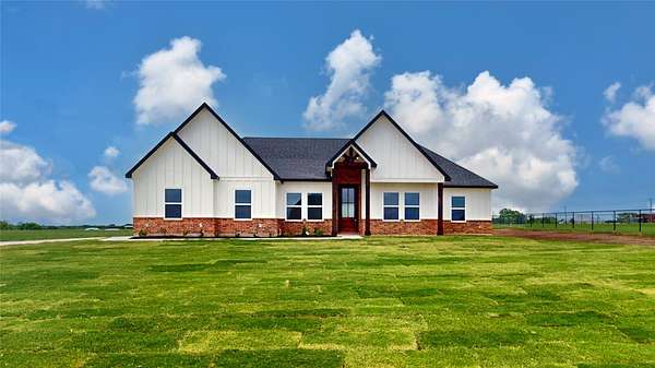 1.5 Acres of Land with Home for Sale in Greenville, Texas