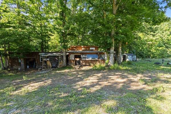2 Acres of Land with Home for Sale in Deer Lodge, Tennessee