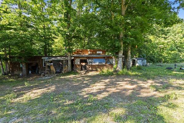 2 Acres of Land with Home for Sale in Deer Lodge, Tennessee
