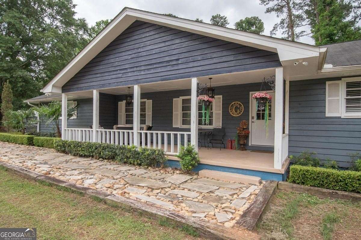 2.13 Acres of Land with Home for Sale in Fayetteville, Georgia