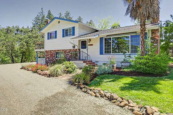 3.49 Acres of Land with Home for Sale in Talent, Oregon