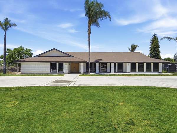 2.3 Acres of Land with Home for Sale in Fresno, California