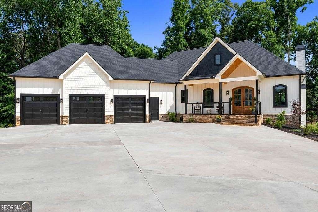 3 Acres of Land with Home for Sale in Hartwell, Georgia