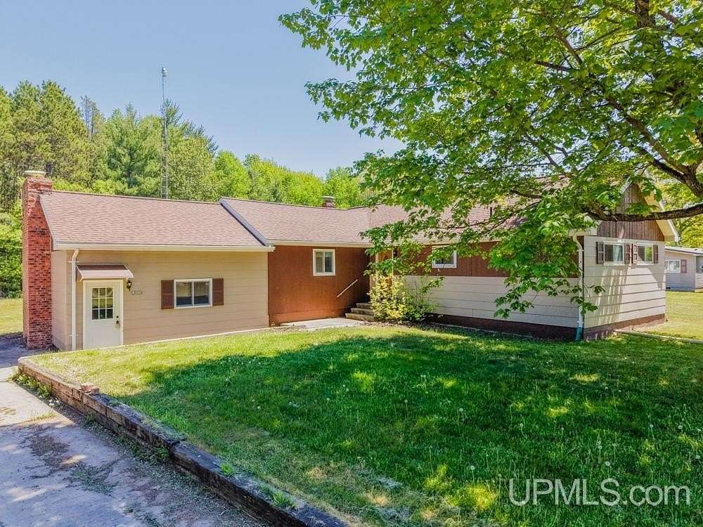 2.5 Acres of Land with Home for Sale in Gladstone, Michigan