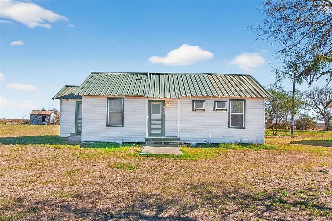153 Acres of Land with Home for Sale in Alice, Texas