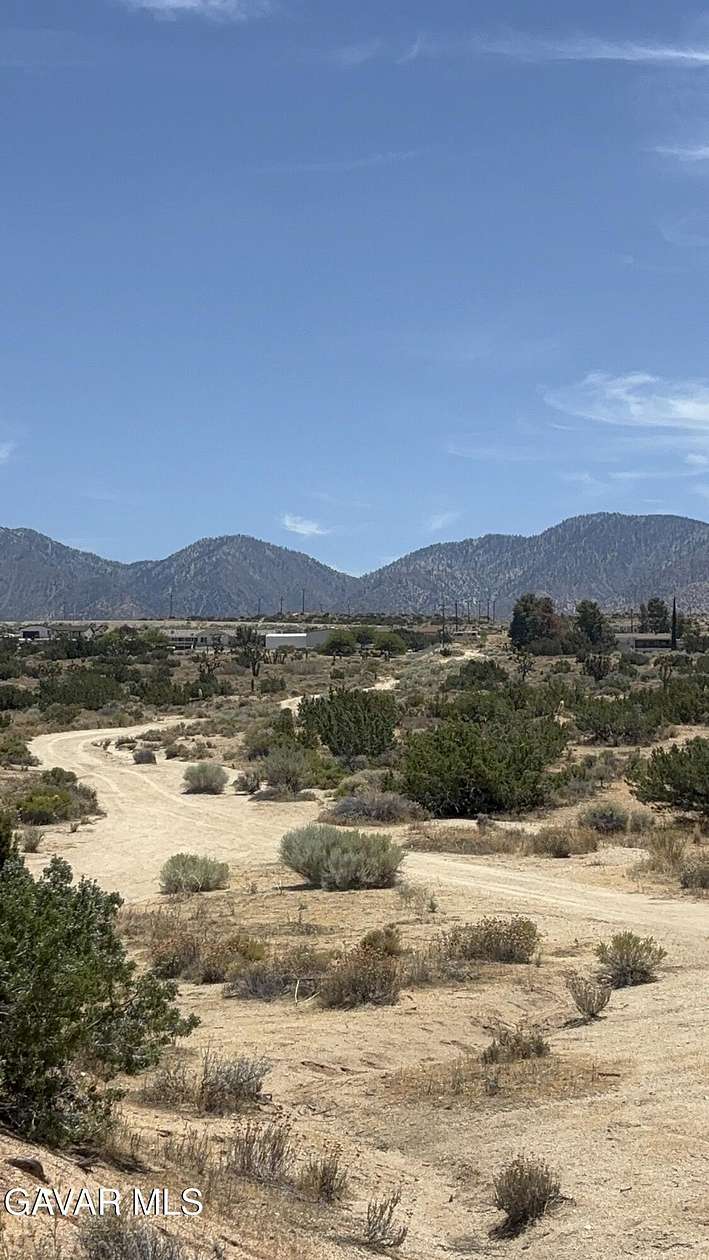3.28 Acres of Residential Land for Sale in Pearblossom, California