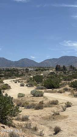 3.28 Acres of Residential Land for Sale in Pearblossom, California
