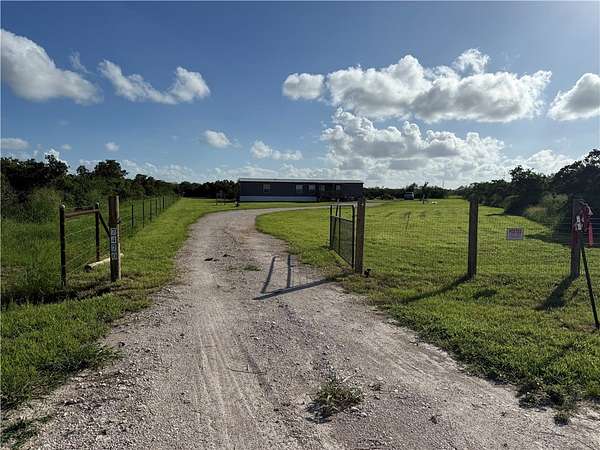 4.1 Acres of Land with Home for Sale in Skidmore, Texas