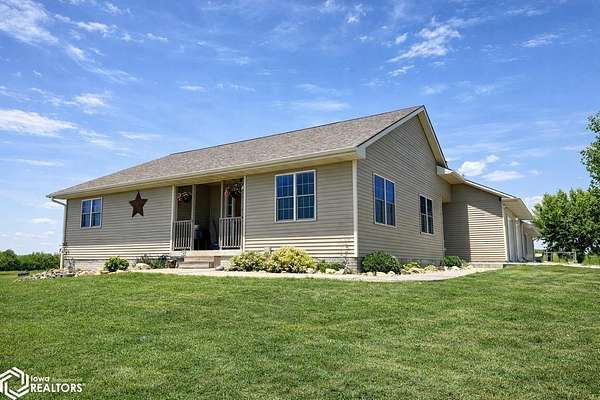 50.5 Acres of Land with Home for Sale in Osceola, Iowa
