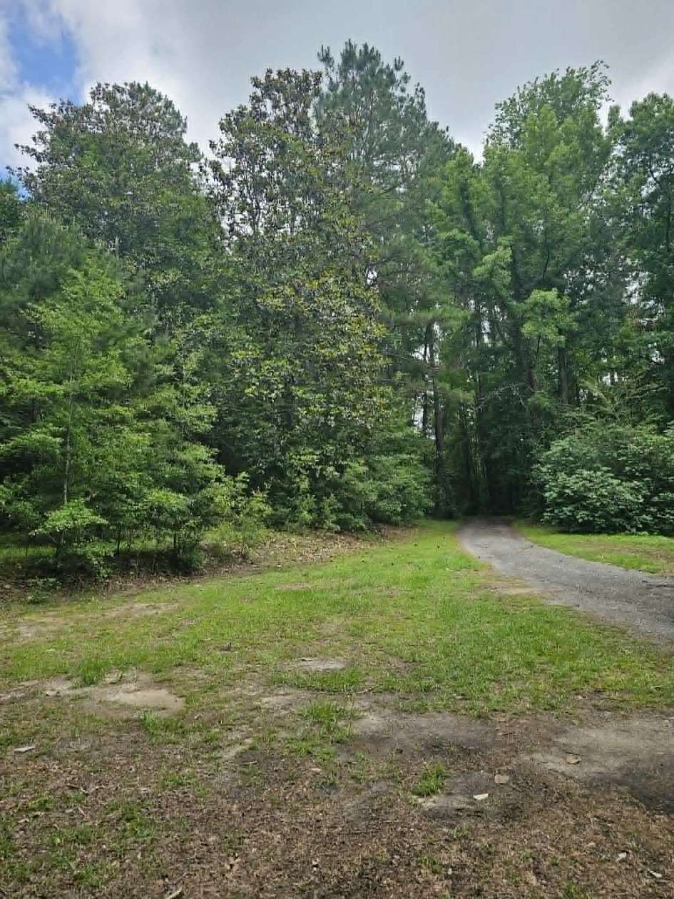 9.89 Acres of Land with Home for Sale in Quincy, Florida