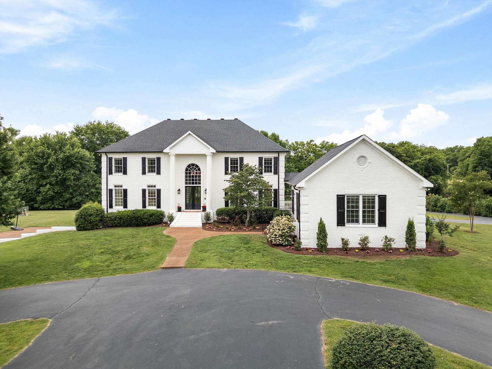 12 Acres of Land with Home for Sale in Franklin, Tennessee