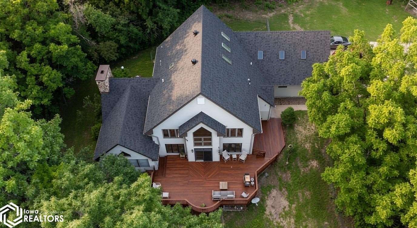 5 Acres of Land with Home for Sale in Fort Madison, Iowa
