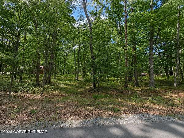 1 Acre of Residential Land for Sale in Canadensis, Pennsylvania