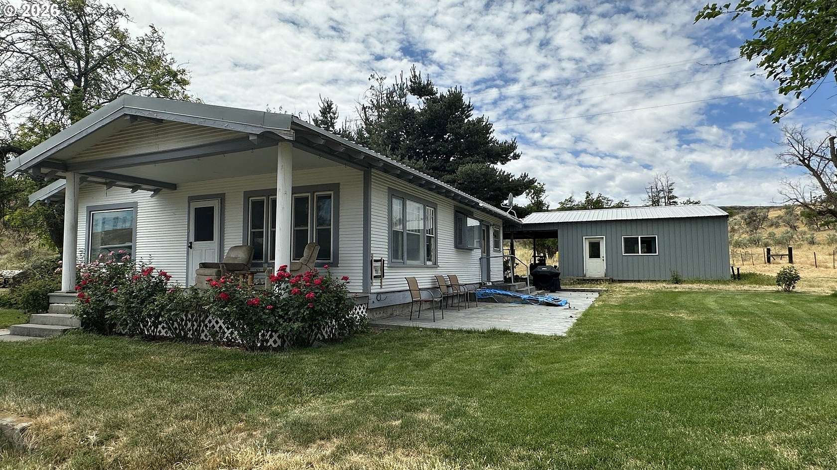 9.48 Acres of Land with Home for Sale in Arlington, Oregon