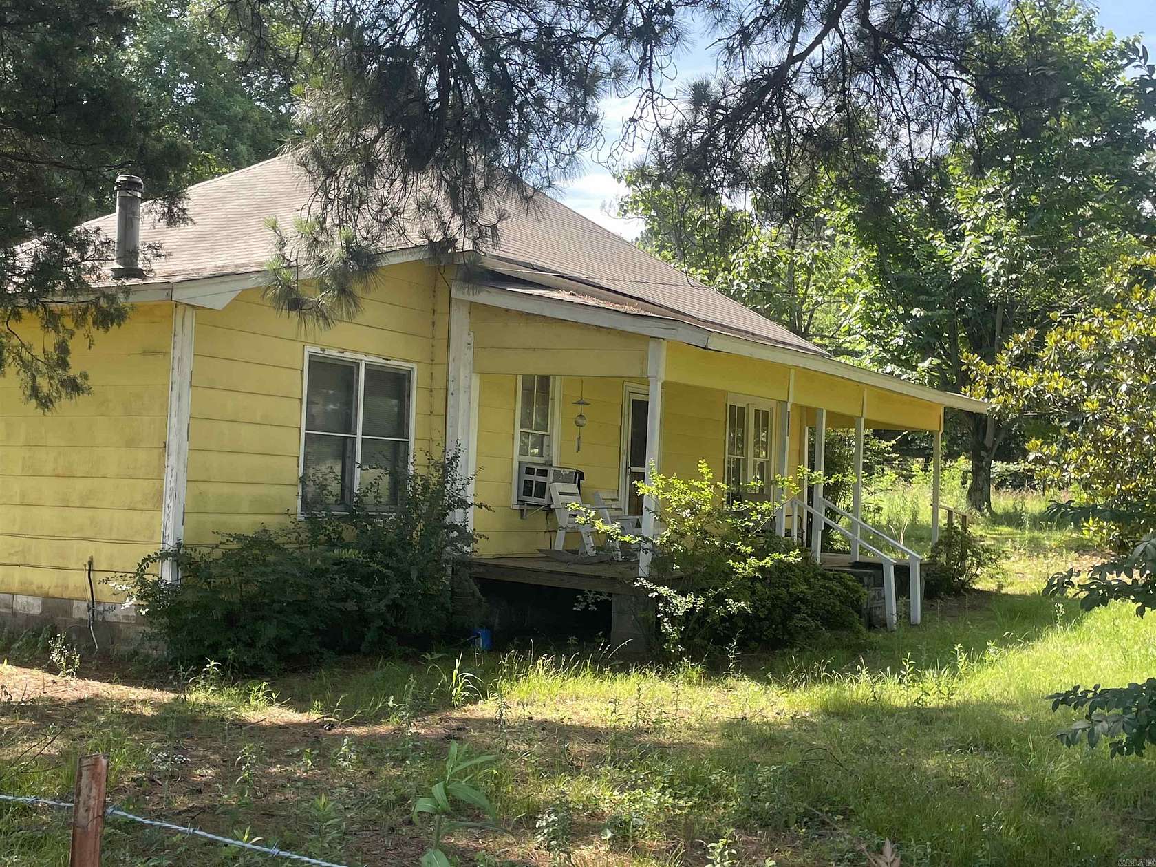9.9 Acres of Land with Home for Sale in Bigelow, Arkansas